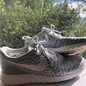 Nike Roshe Flyknit Women’s Shoes